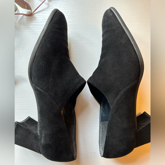 EUC designer Stuart Weitzman Black Suede block heels Sz 7 - Picture 2 of 11